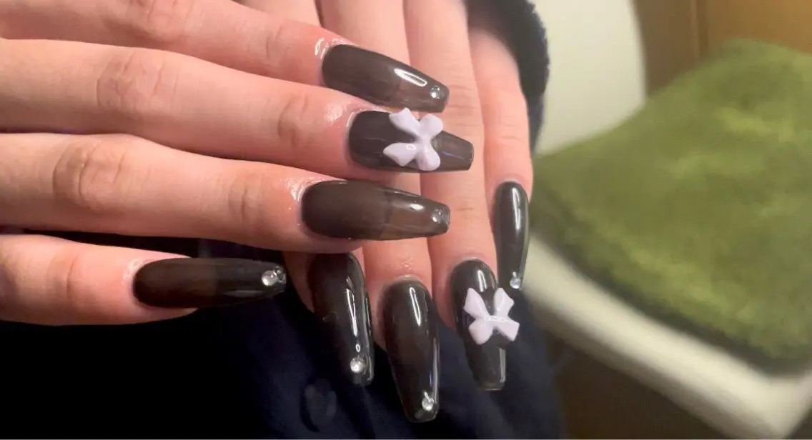 ネイル 氷ネイル・うるうるネイル 韓国ネイル ワンホンネイル 冬ネイル フットネイル Ri-e's nailのネイルデザイン