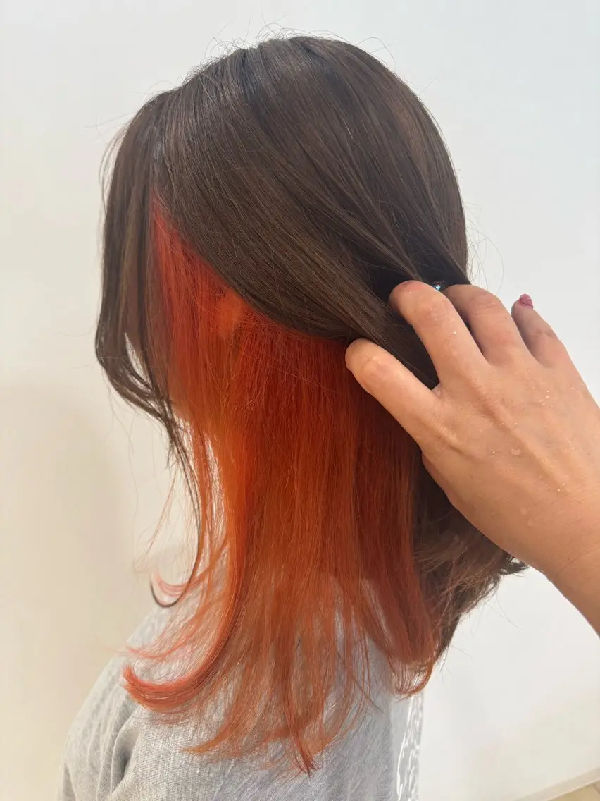 カラー インナーカラー 服部 路代のヘアスタイル