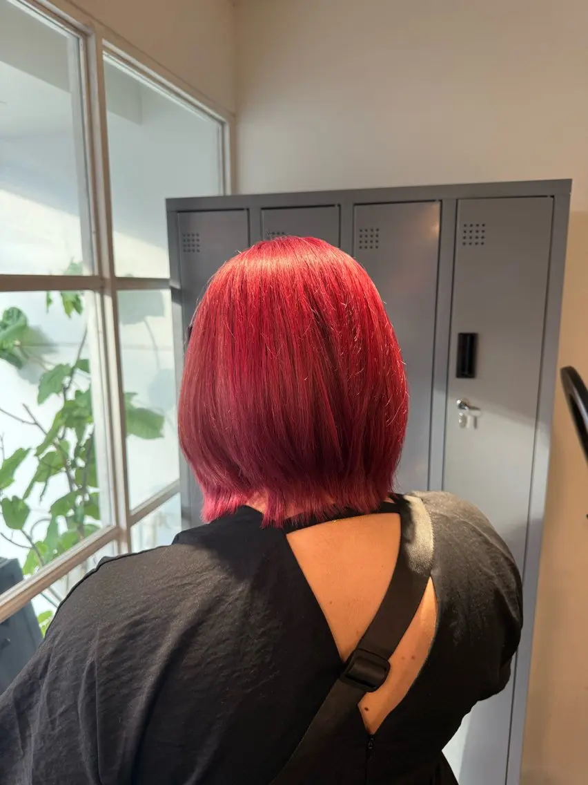ショート カラー ブリーチ ピンクカラー ヘアカラー かとう きりん🎀🪽のヘアスタイル