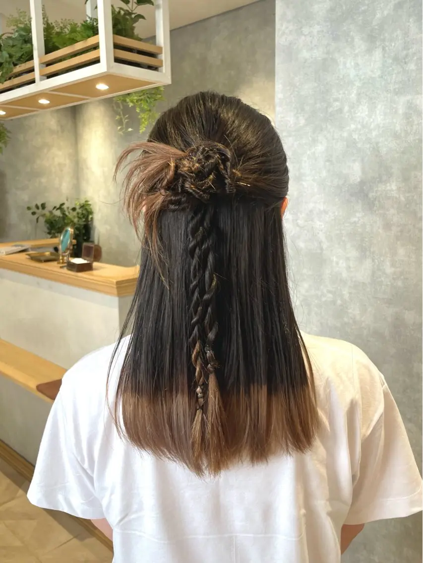 ヘアアレンジ 透明感カラー 🩶🩵🩷AIRIのヘアスタイル