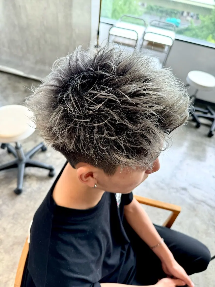 ショート カット ヘアカラー メンズケアブリーチ 特化🔥村田のヘアスタイル