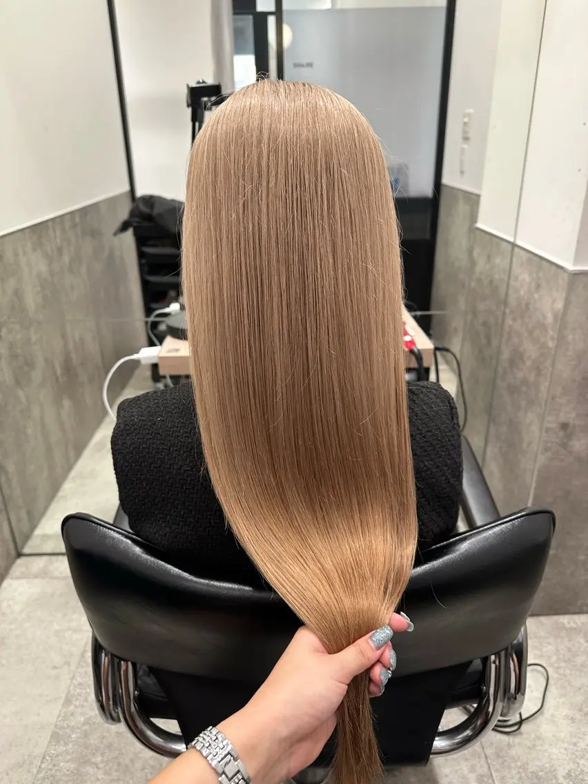 ロング カラー ヘアアレンジ ベージュカラー ブリーチ 抜きっぱなしブロンド ブロンド ブラウンカラー ヘアカラー 原宿ハイトーンカラー 🌼みるい🌼のヘアスタイル