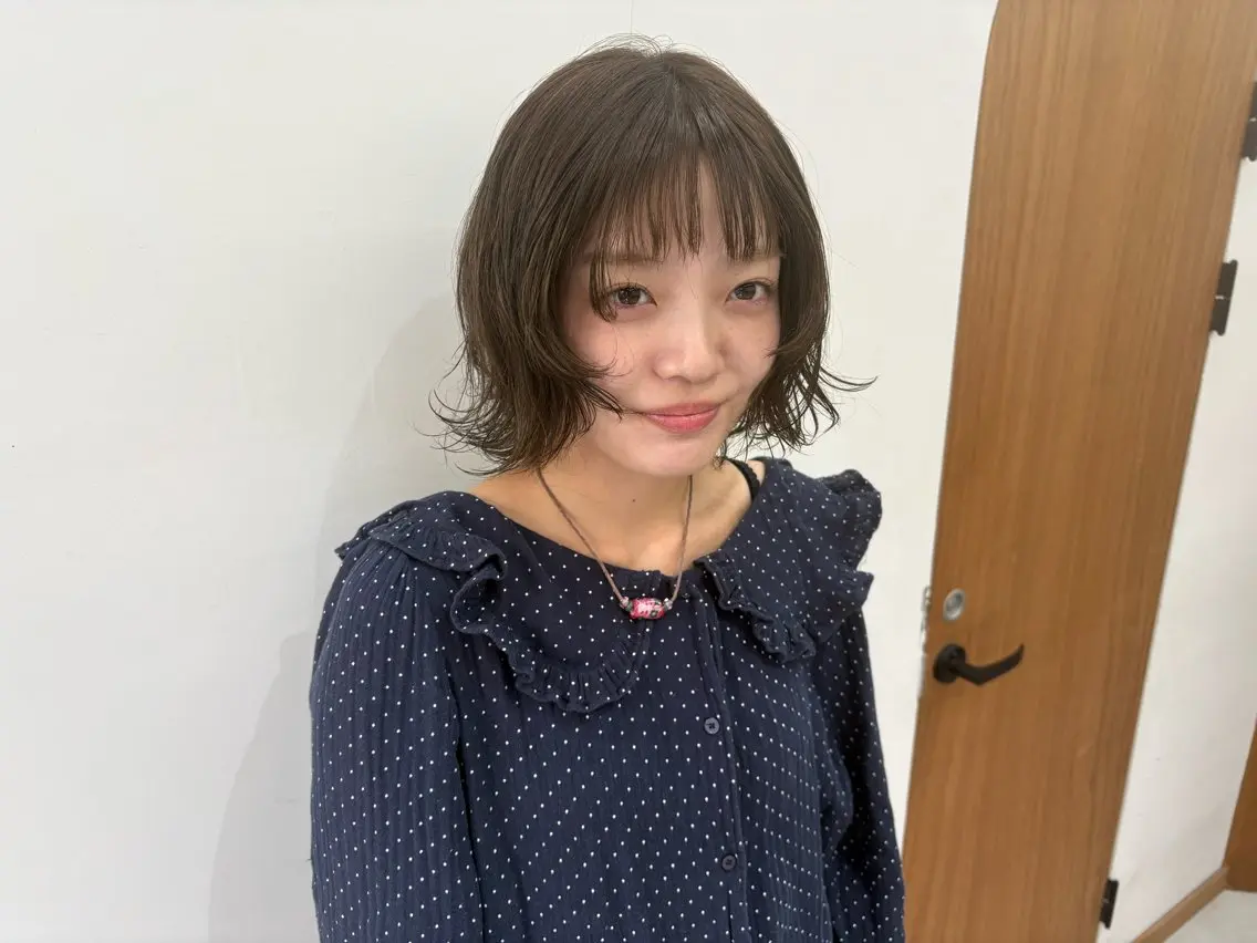 ミディアム カラー ベージュカラー オリーブベージュ カット ヘアカラー momo / カラー、カットモデルのヘアスタイル