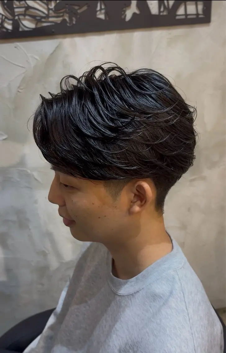 ショート パーマ メンズ フェザーパーマ メンズパーマ 学生（メンズ向け） 学生 カット パーマ 🔥メンズ圧倒的人気 ROOOMEN松田隆のヘアスタイル