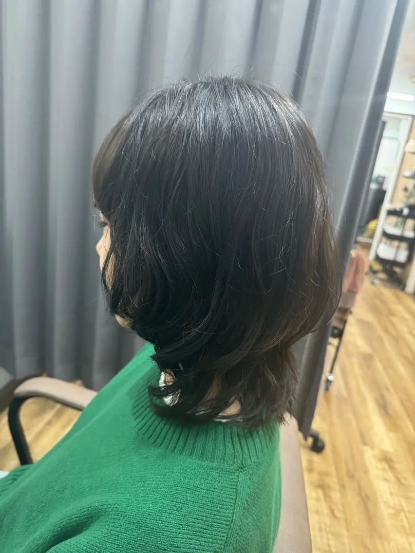 ミディアム カラー reeed konnoのヘアスタイル