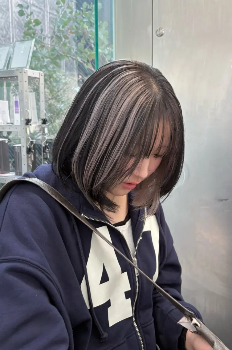 ショート カラー ヘアカラー オノ テンタのヘアスタイル