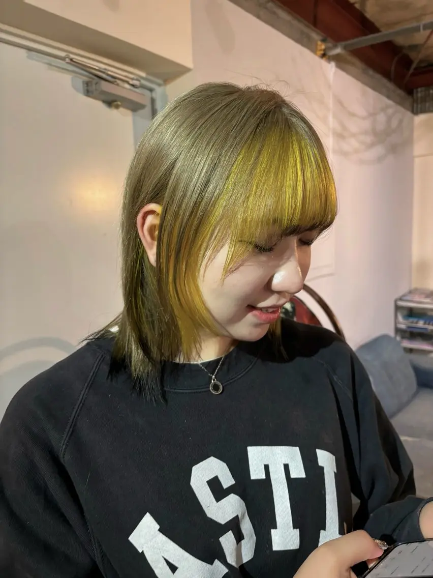 ショート 🌐NATSUMI 🌐【寒色カラー】のヘアスタイル
