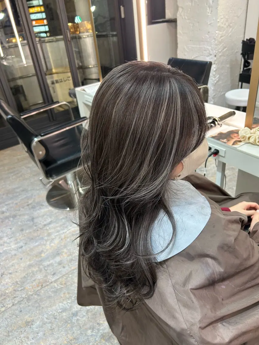 セミロング カラー グレージュ カット ヘアカラー トリートメント レイヤーカット BLend 渋谷のヘアスタイル
