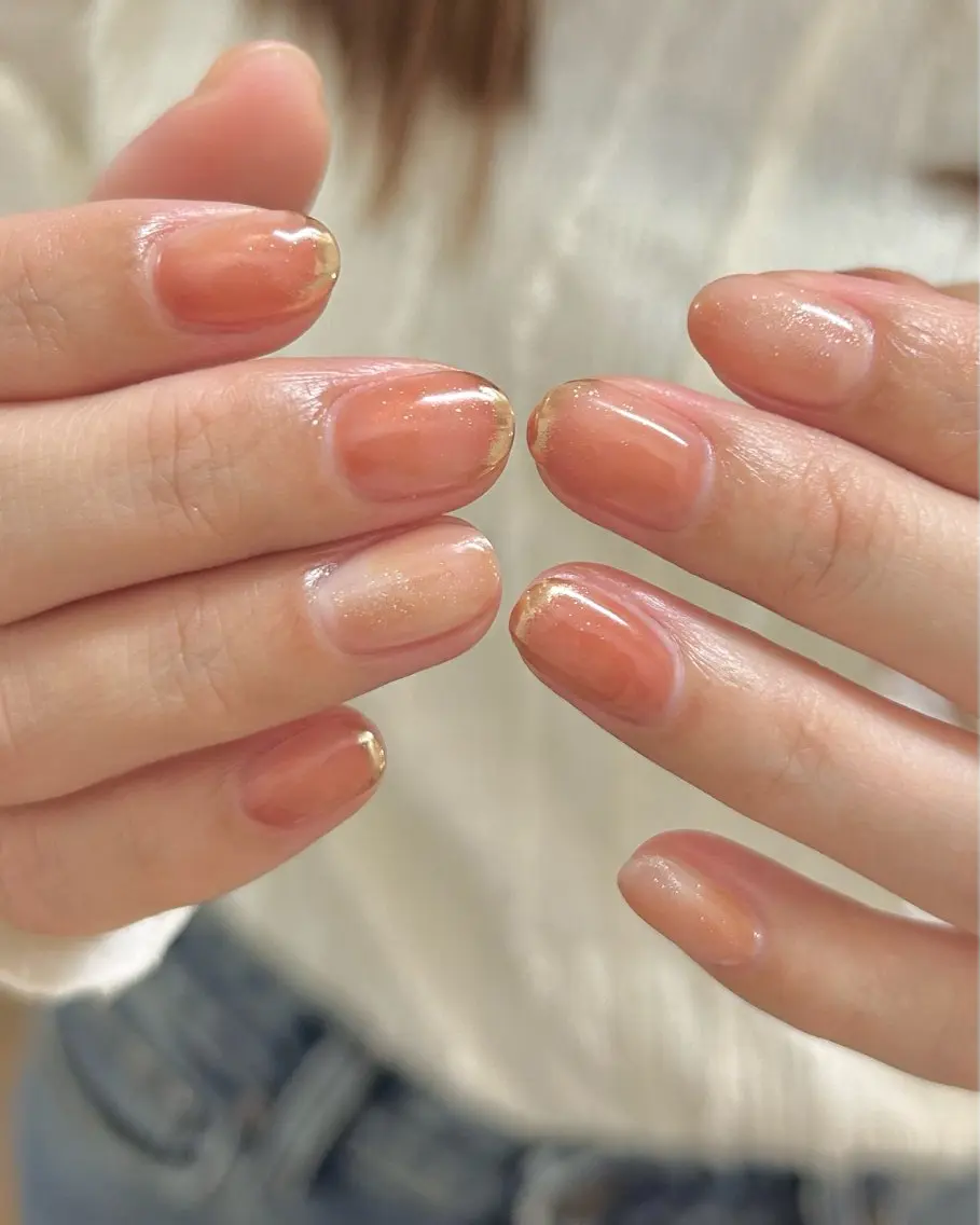 ネイル オーロラネイル ジェルネイル キラキラネイル ニュアンスネイル オフィスネイル 𓂃toi. 儚げnuanceのネイルデザイン