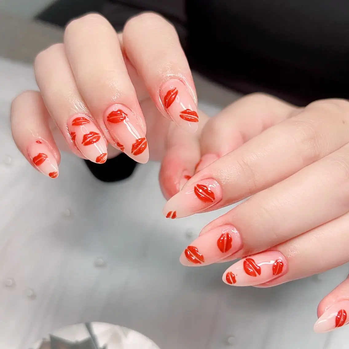 ネイル アートネイル ジェルネイル マグネットネイル ニュアンスネイル 赤色 Cute Tips nailのネイルデザイン