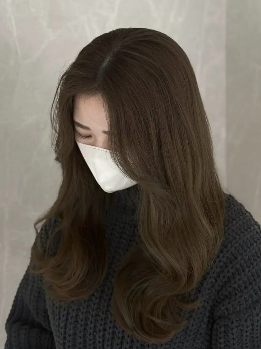 ミディアム ヘアカラー 透明感グレージュカラ ーNANAMIのヘアスタイル