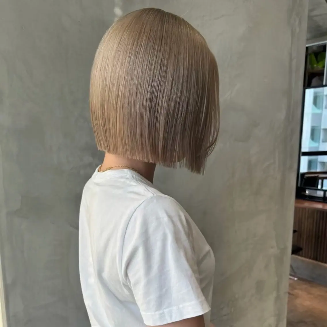 ミディアム カラー ベージュカラー ブリーチ ブロンド ケアブリーチ 透明感カラー カット ヘアカラー トリートメント 新宿/レイヤー/ 透明感カラーしょうごのヘアスタイル