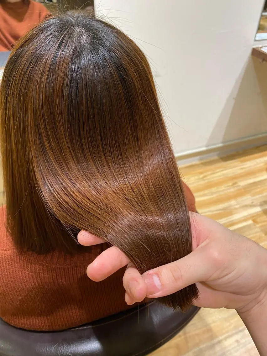 SNSで話題☆酸性髪質改善ストレート+カット+TRの写真