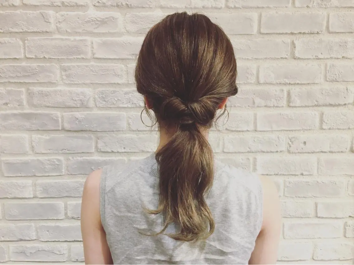 セミロング カラー ヘアアレンジ ブリーチ グラデーションカラー ブリーチなしカラー rico_by ヘアとアイブロウの眉毛・アイブロウイメージ