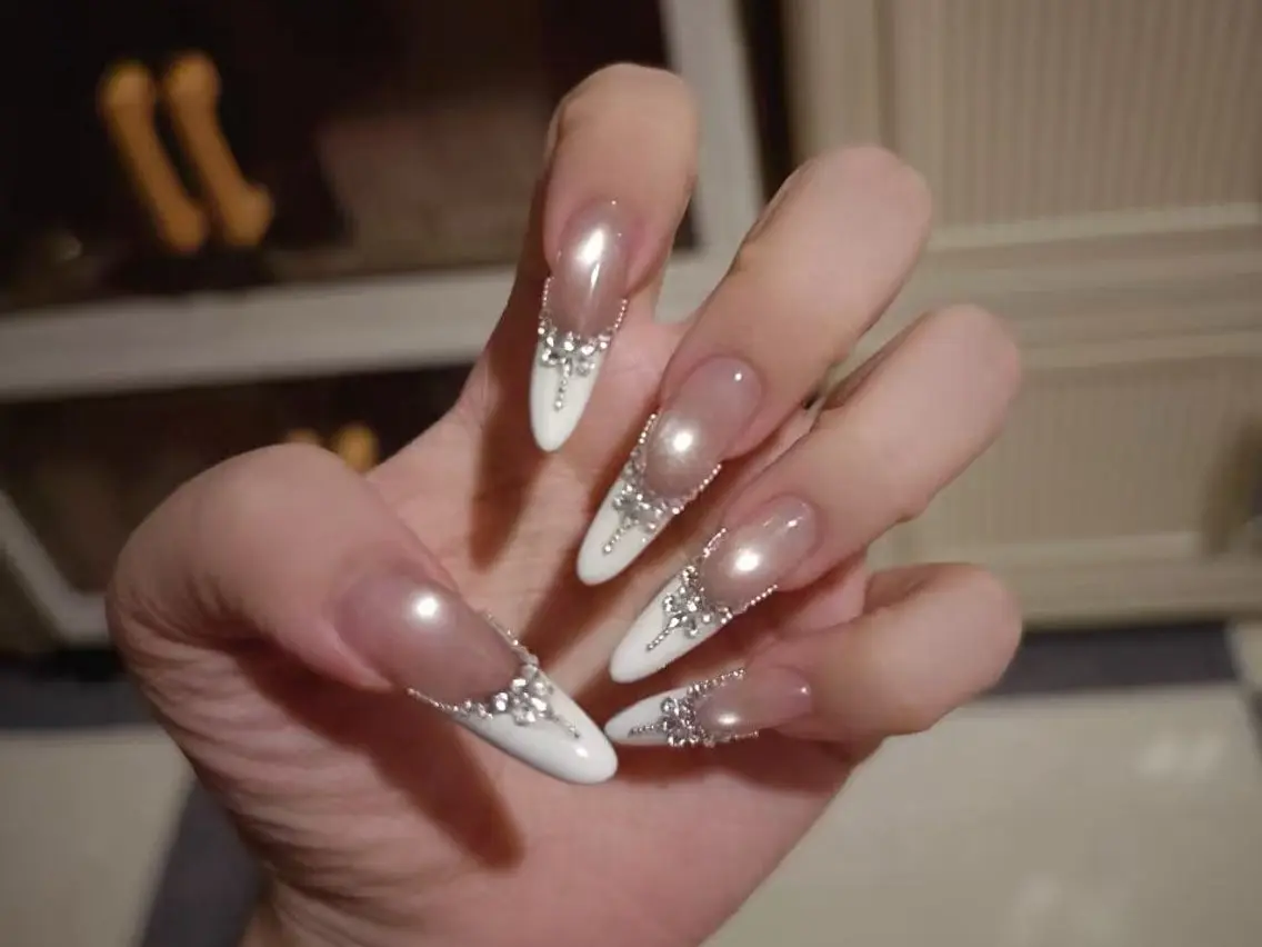 ネイル アートネイル オーロラネイル チークネイル フレンチネイル ガラスフレンチ ハンドネイル 🎀🎀YooLi Nail Salonのネイルデザイン