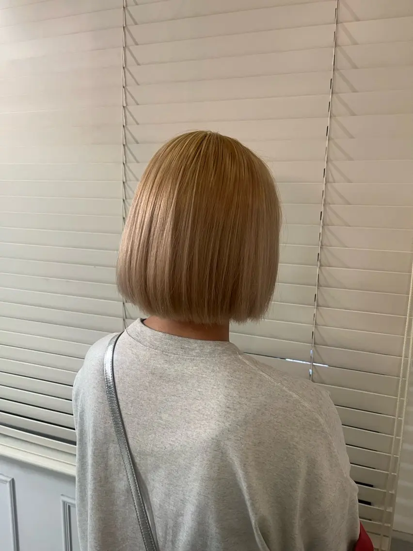ショート カット デザインカラー🍬✨ 透明感カラー✨ナナのヘアスタイル