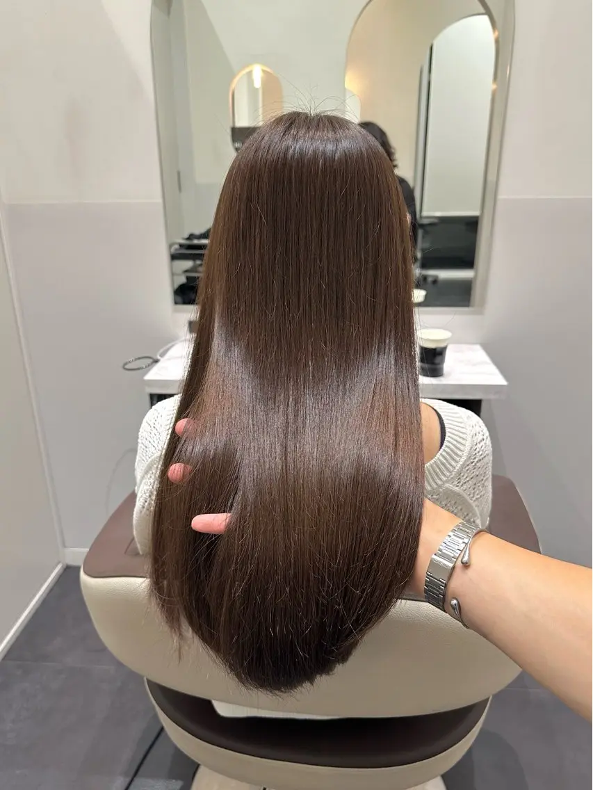 ロング カラー ブリーチ グレージュ ブリーチなしカラー オリーブグレージュ オリーブグレー ヘアカラー トリートメント 矢野 晃平のヘアスタイル