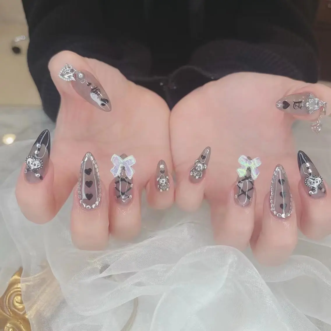 ネイル リボン Babarla Nailのネイルデザイン