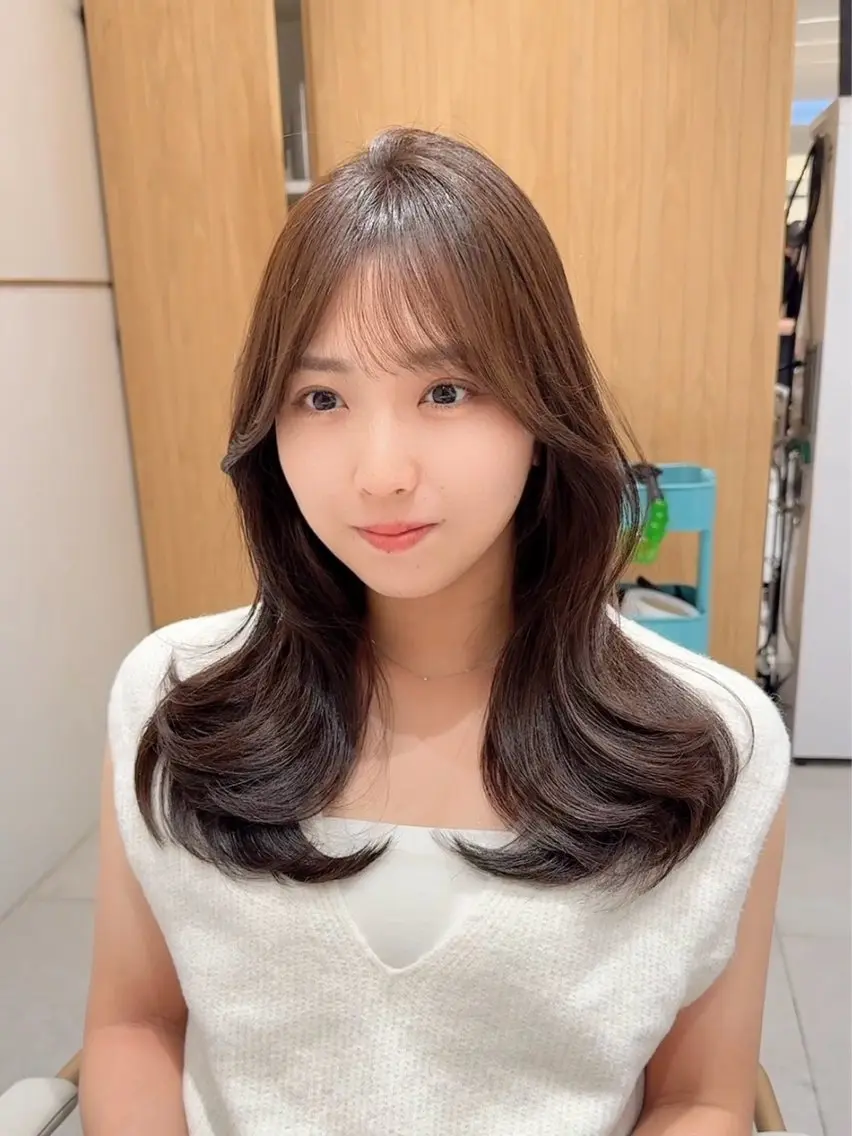 ミディアム カラー カット ヘアカラー トリートメント ヘッドスパ ヘアセット 韓国ヘア/レイヤー/ 顔まわり/りょーとのヘアスタイル