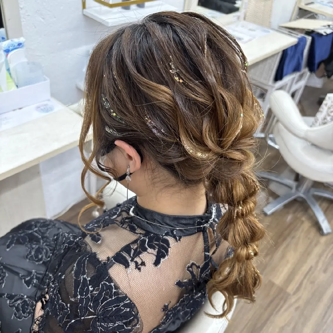ヘアアレンジ セミロング 結婚式・ブライダル ヘアセット カワイイの研究家💄 GLOSS/はるなのヘアスタイル