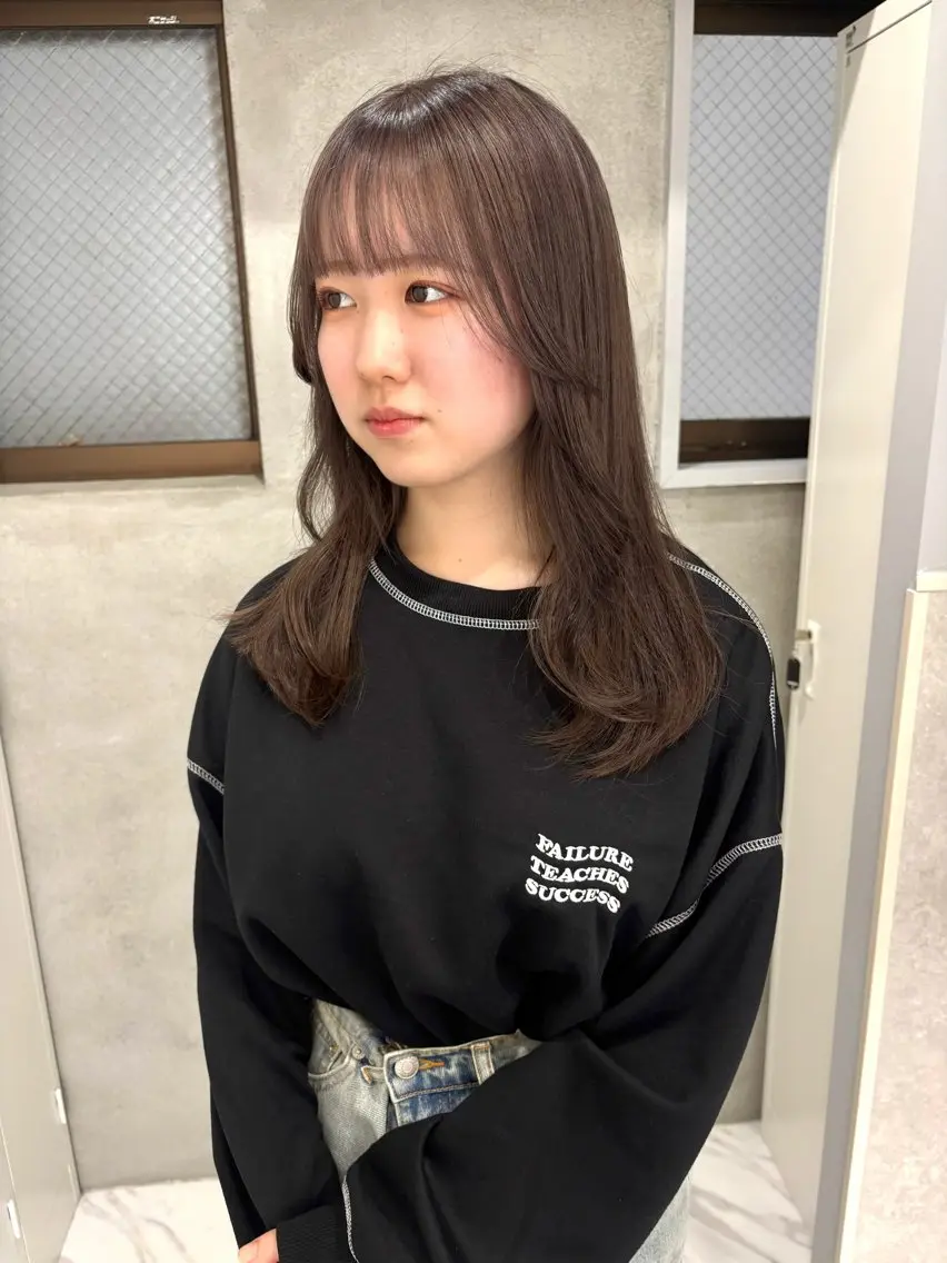 セミロング カラー アッシュ アッシュグレー アッシュグレージュ ブリーチ グレージュ ヘアカラー Miyu🎀レイヤー ／透明感カラー🪽のヘアスタイル