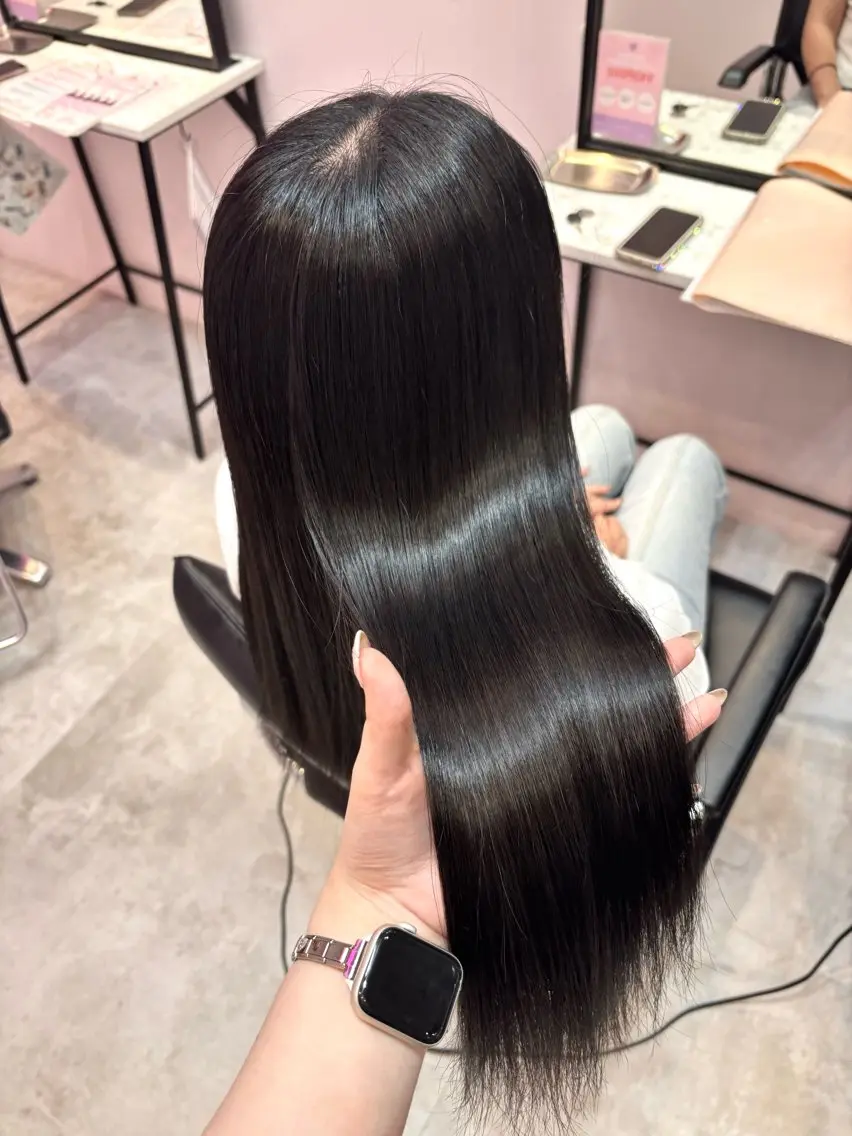 ロング トリートメント ヘアカラー 透明感/艶カラー 💘Hanaのヘアスタイル