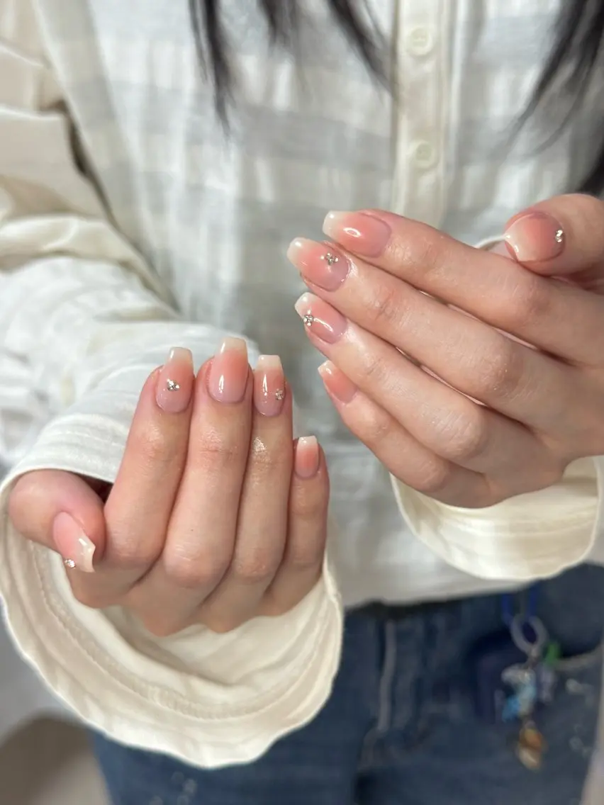 ネイル アートネイル オーロラネイル チークネイル フレンチネイル ガラスフレンチ ハンドネイル 🎀🎀YooLi Nail Salonのネイルデザイン