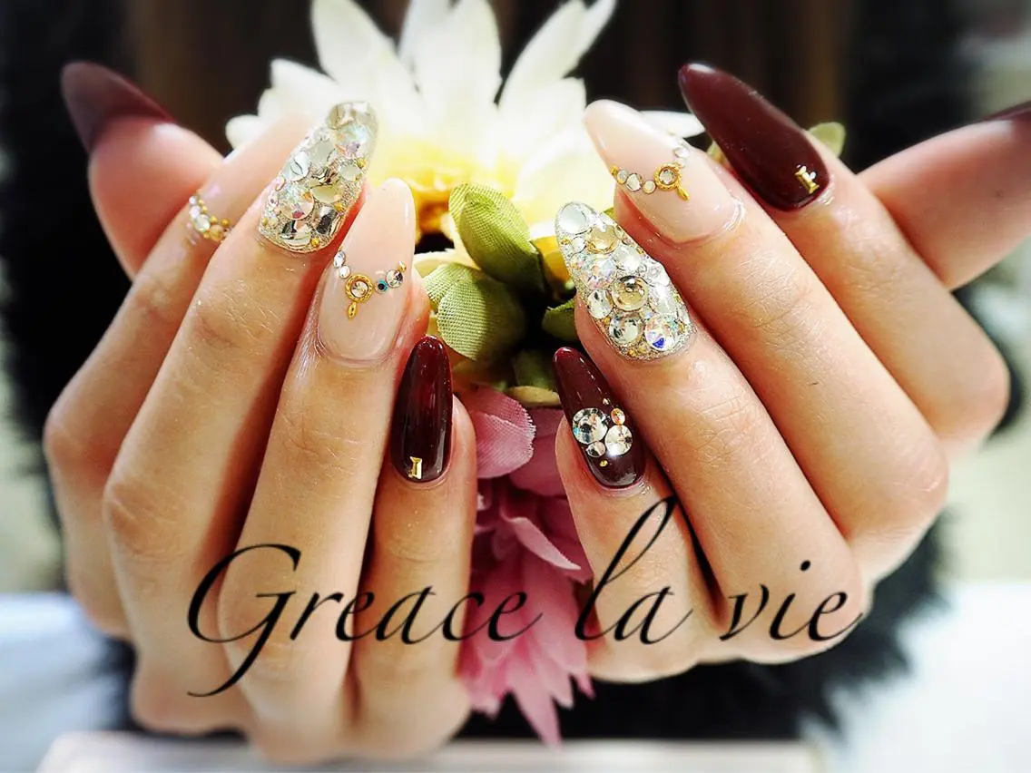 ロング カラー ネイル マツエク・マツパ ゴージャス ゴージャス Greace  la vieのネイルデザイン