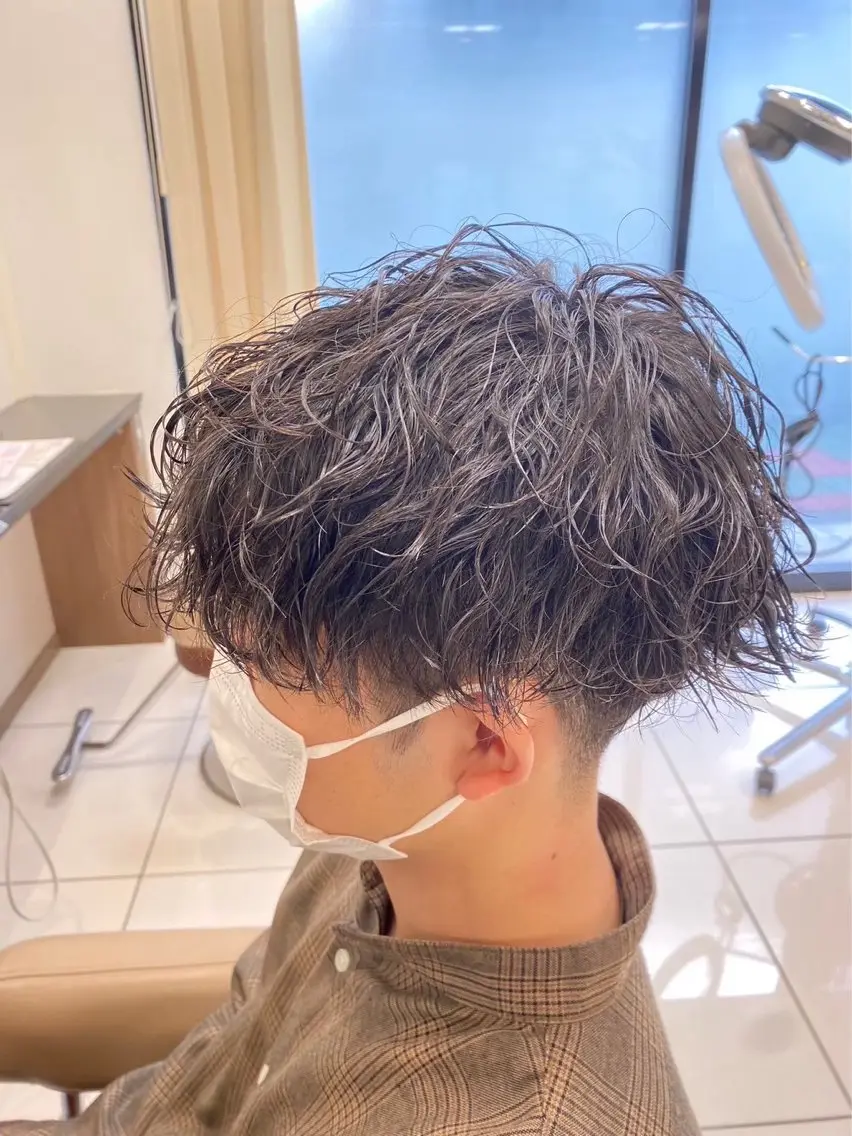 カラー 辻 夏芽のヘアスタイル
