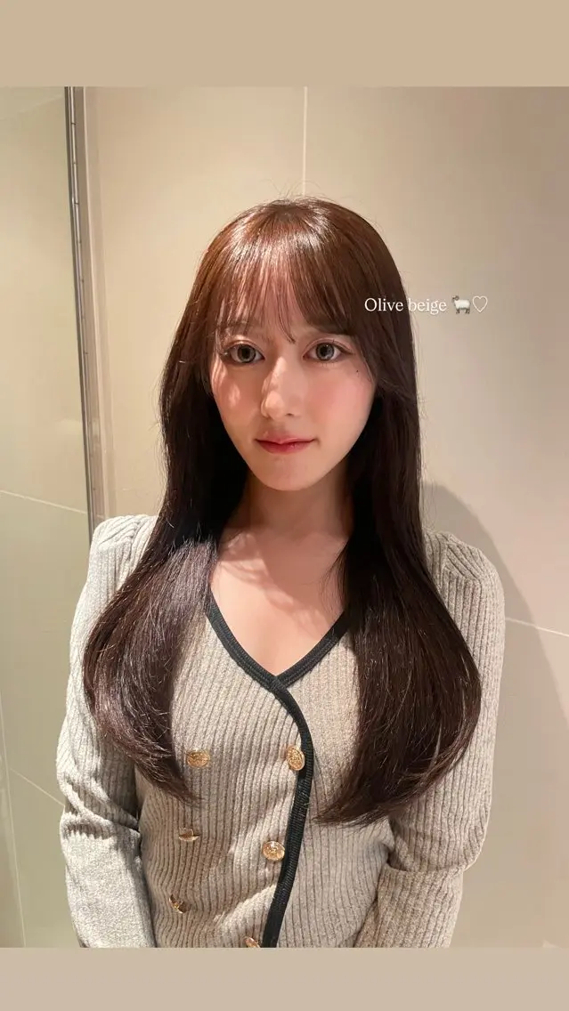 ロング レイヤーカット カット ヘアカラー トリートメント ワンカラー/縮毛矯正 🩰chihiroのヘアスタイル