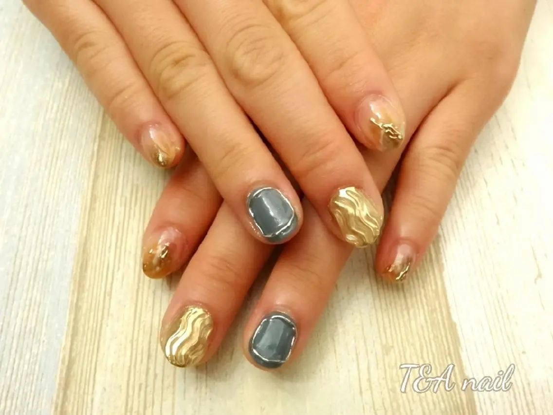 ショート ネイル 成人式 ニュアンスネイル 冬ネイル T&A nailのネイルデザイン