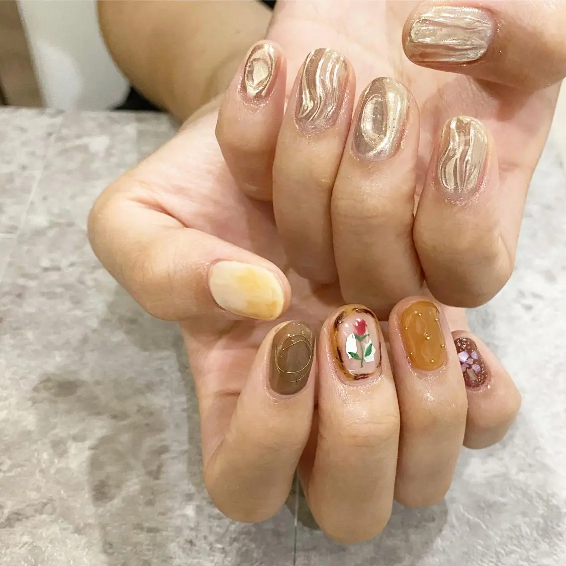 ネイル 板垣 綾乃のネイルデザイン