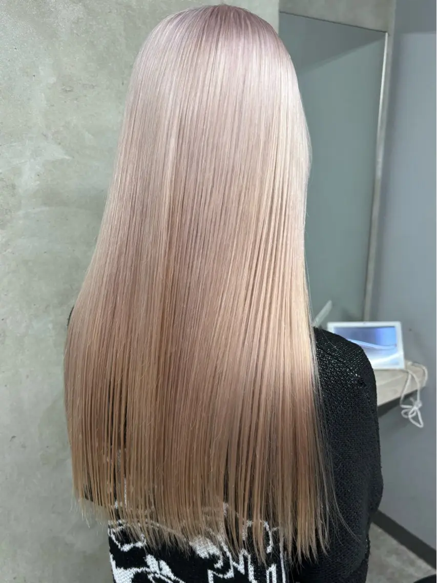 ロング カラー ブリーチ ダブルカラー カット ヘアカラー トリートメント teN+by ambleluxeのヘアスタイル