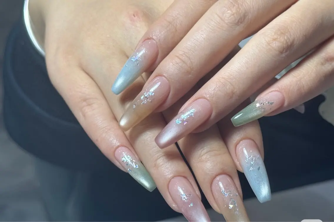ネイル フレンチネイル ラメ(グリッター) ラメグラデーション マグネットネイル 持ち込み Unicorn Nail原宿表参道のネイルデザイン
