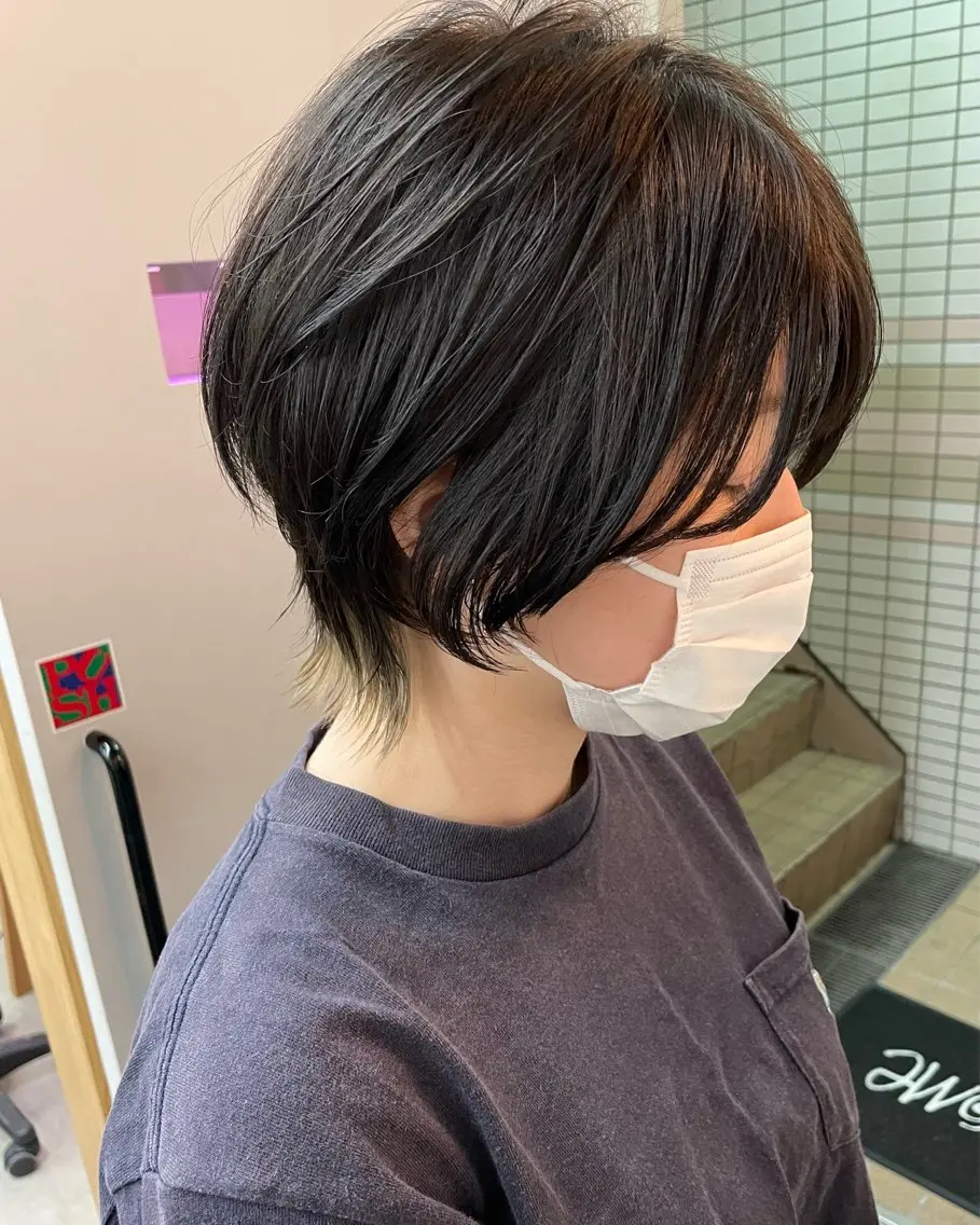 ショート カラー ベージュカラー インナーカラー ショートヘア ウルフカット カット ヘアカラー ウルフ/レイヤー shinoのヘアスタイル