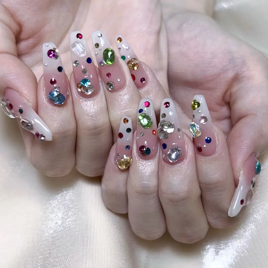 メンズ ネイル メンズ韓国風 アートネイル オーロラネイル ガーリー キラキラネイル ハンドネイル Nail salon 木にいるのネイルデザイン