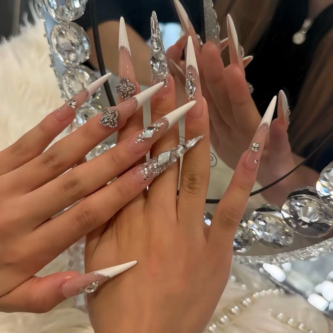 ネイル ハンドネイル Luna Gladeのネイルデザイン