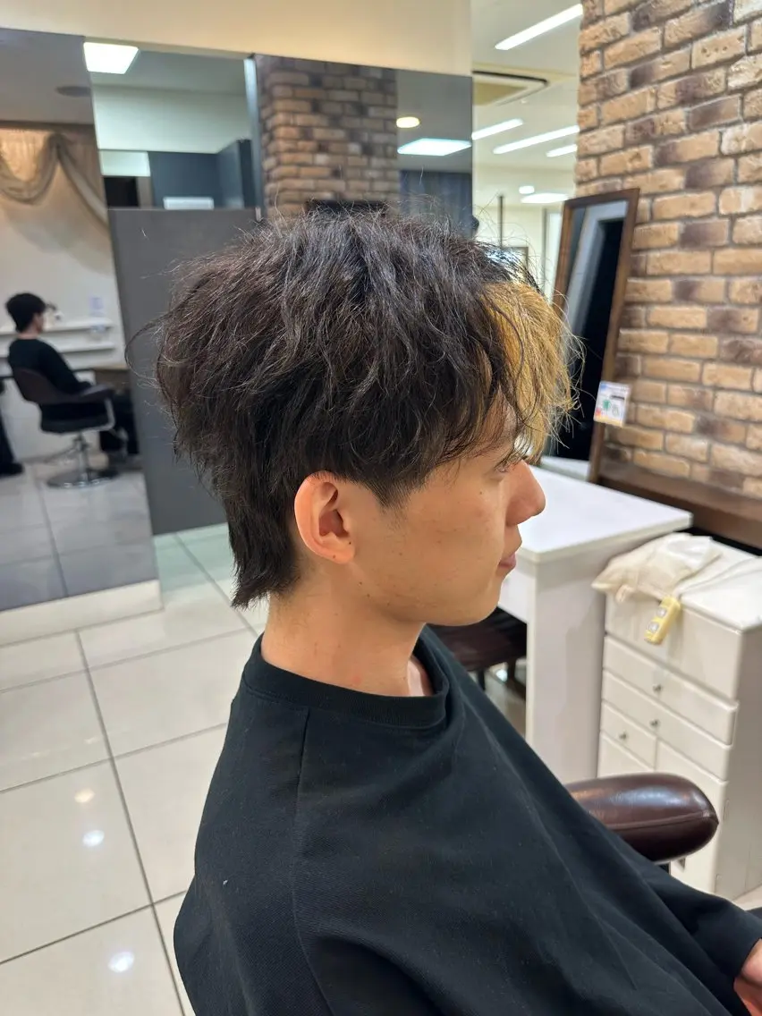 メンズ メンズ特化シャドウパ ーマラウンドマッシュのヘアスタイル