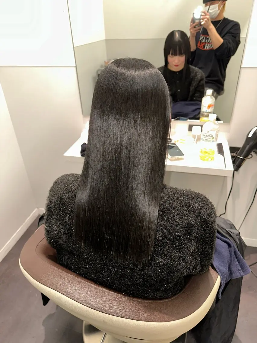 セミロング カラー 美髪特化✨ 伊織✨縮毛矯正✨のヘアスタイル