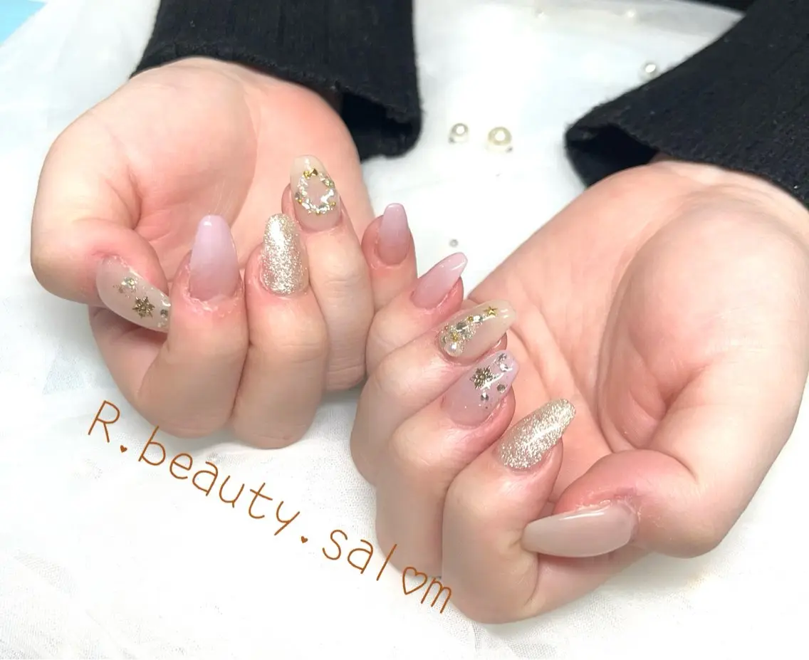 ネイル R.beauty サロンのネイルデザイン