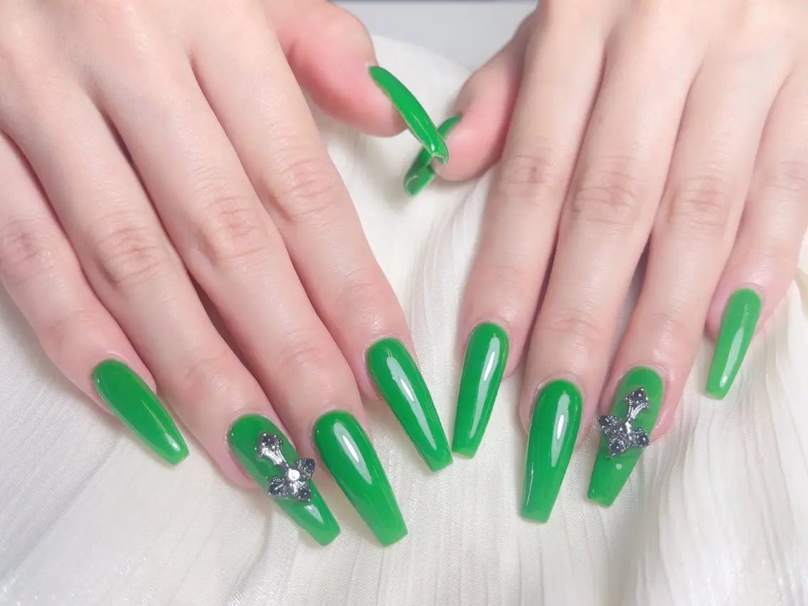 ネイル ハンドネイル M🌷nail 長さだし専門店のネイルデザイン