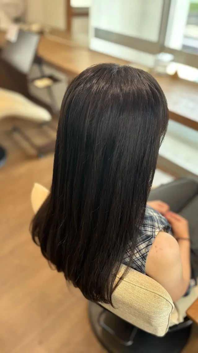ロング ヘアカラー おかだ あかねのヘアスタイル