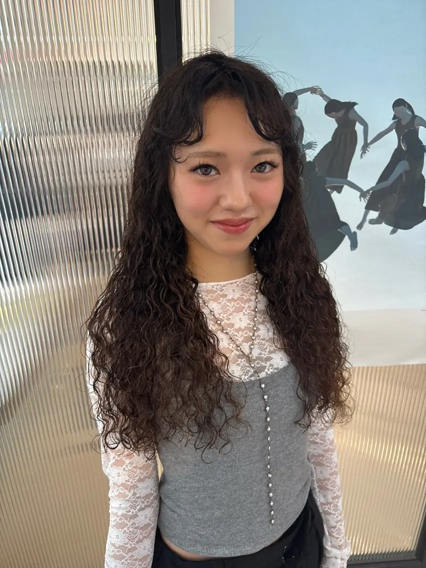 ミディアム パーマ カット パーマ tomo🍒パーマ ハイトーン似合わせのヘアスタイル