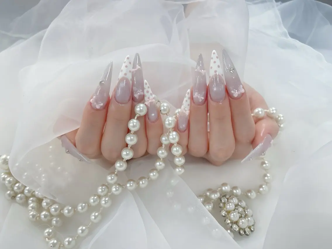 ネイル アートネイル チークネイル ジェルネイル ロングネイル マグネットネイル ハンドネイル Rin Nail 新大久保店のネイルデザイン