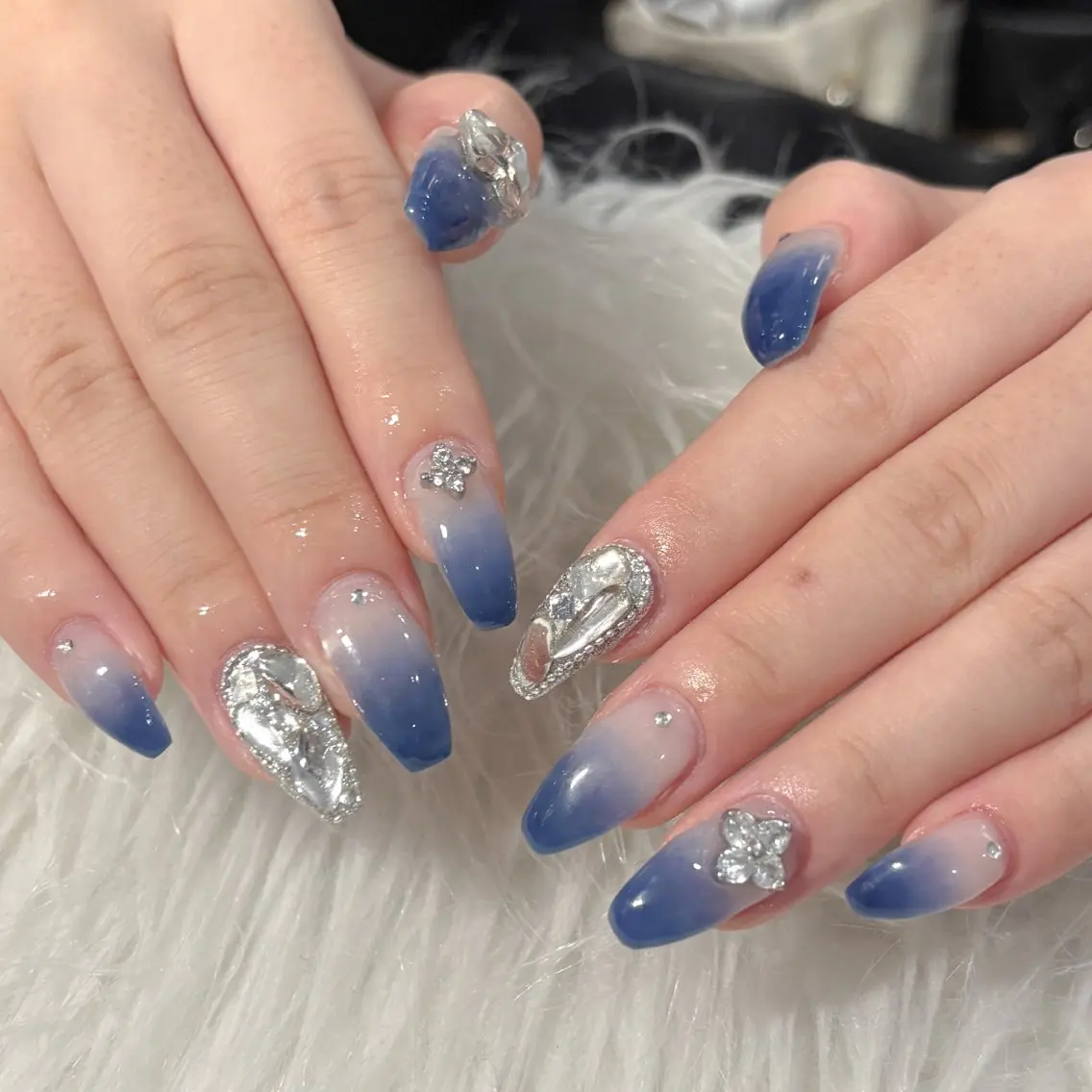 ネイル ハンドネイル LAVISH manaのネイルデザイン