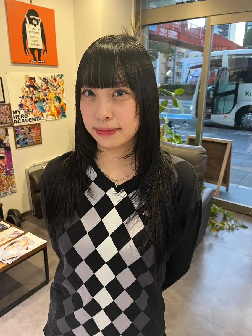 ロング 顔まわりレイヤー 顔周りカット レイヤーカット アトム/ウルフ パーマ/レイヤーのヘアスタイル