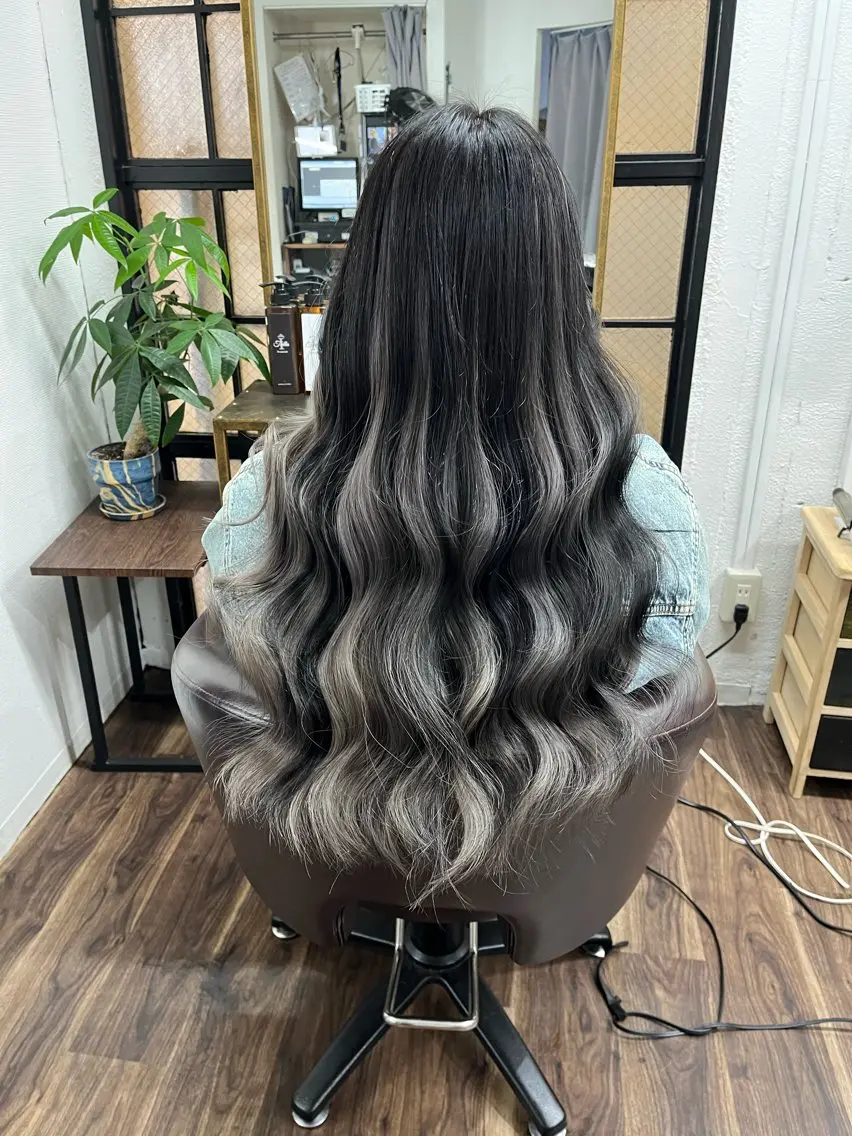 ロング カラー ヘアアレンジ ヘアカラー トリートメント ヘアセット 🩶【推しハイトーン 】yuzu🩶のヘアスタイル