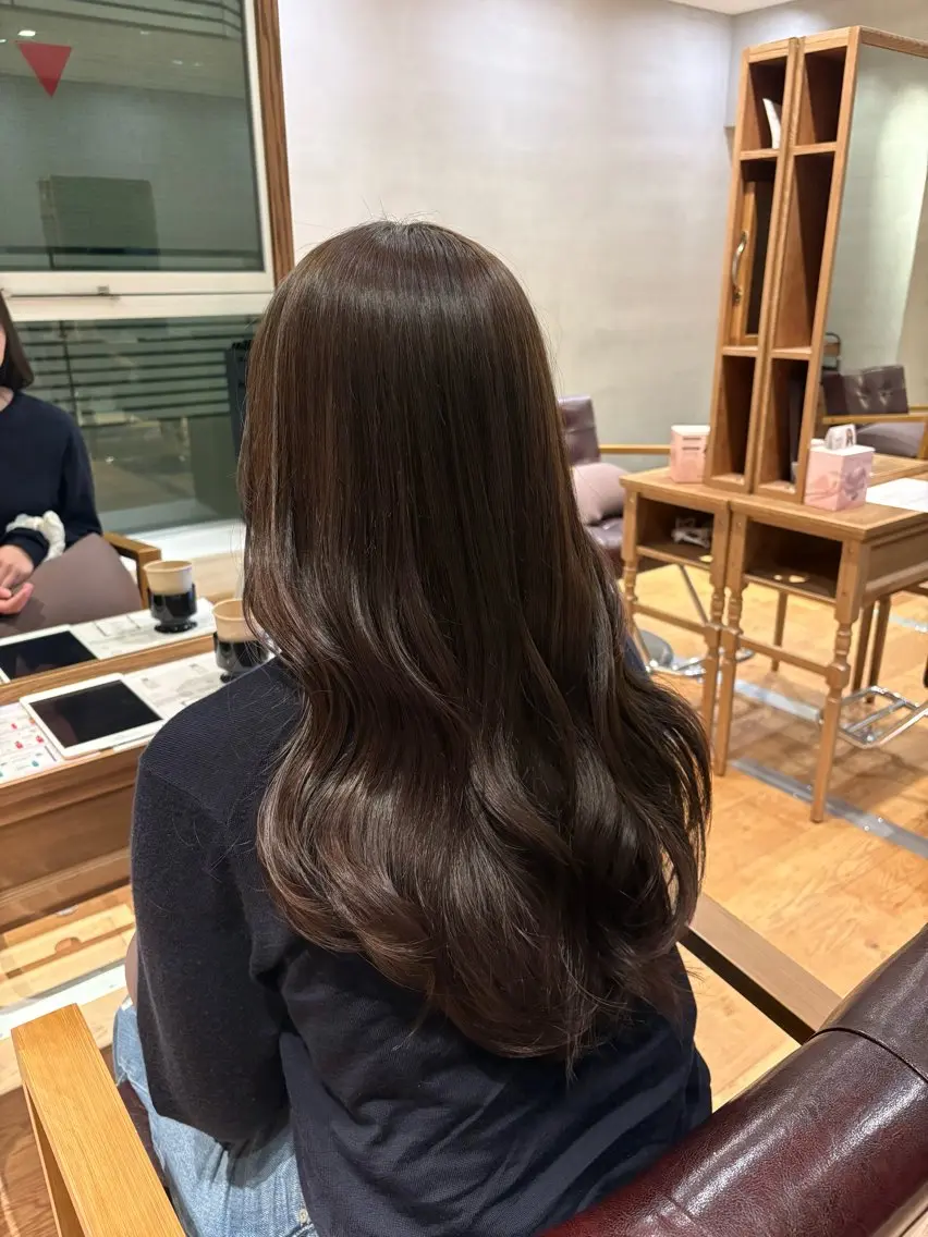 ロング くびれヘア レイヤーカット カット 村上 莉菜のヘアスタイル