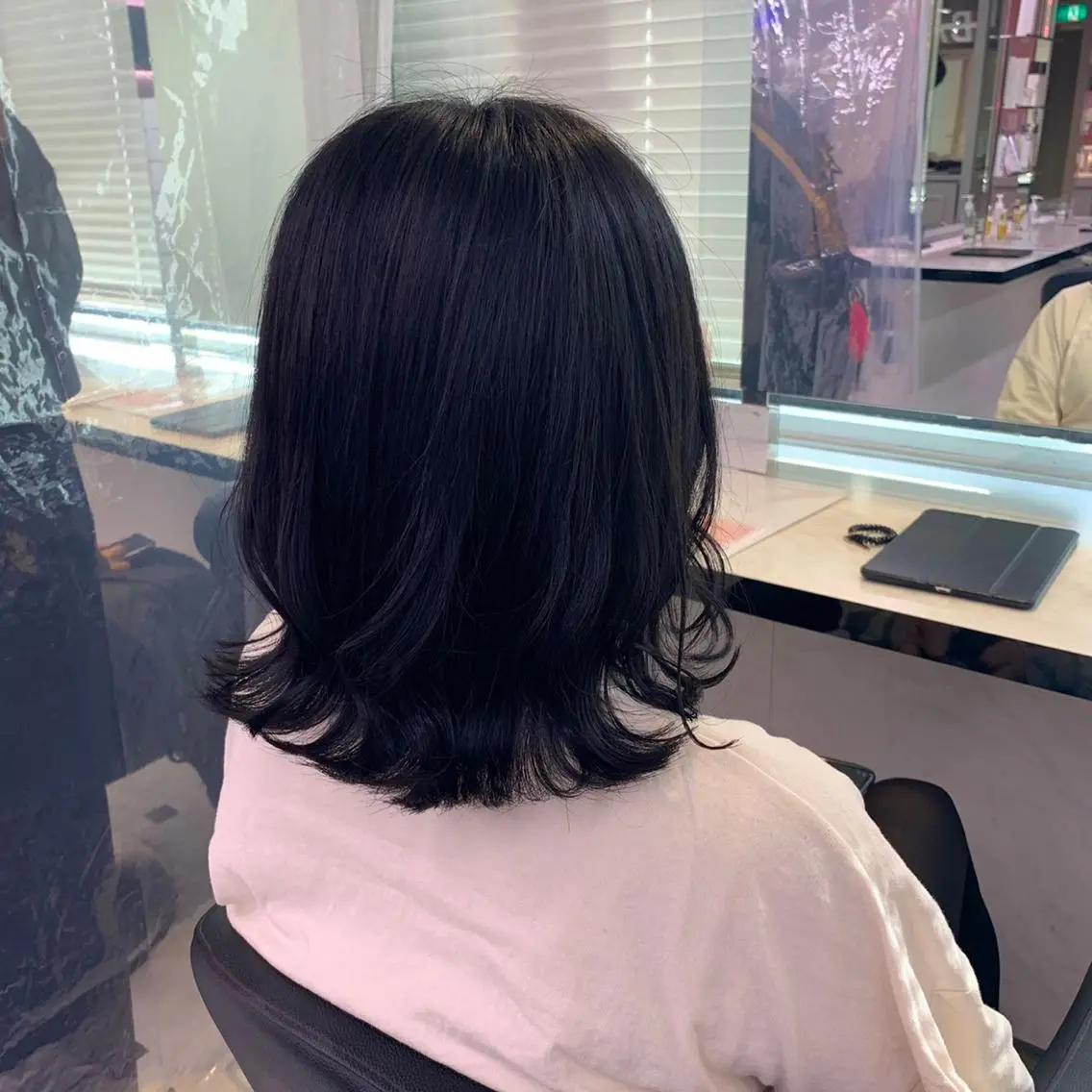 セミロング カラー ヘアアレンジ カット ヘアカラー トリートメント ヘッドスパ ヘアセット ピンク・ベージュ🩰 カラー🫧とらのヘアスタイル
