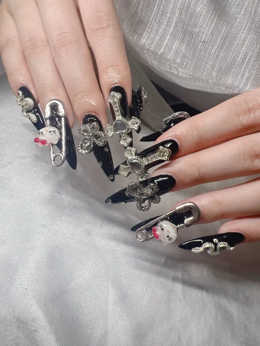 ネイル 長さ出し グラデーション 卒業式 キラキラネイル マグネットネイル ハンドネイル Lee Nailsのネイルデザイン